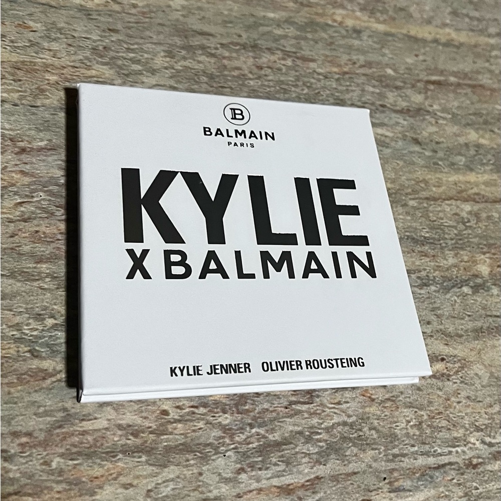 New Kylie X Balmain pressed powder palette